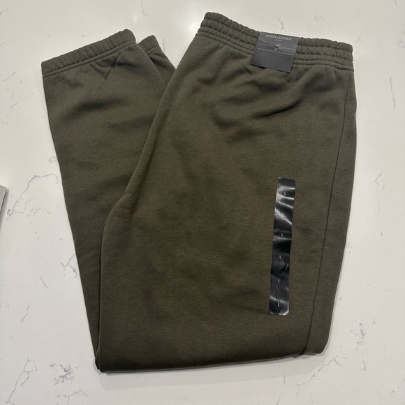 |Banana Republic| Joggers - Picture 3 of 4